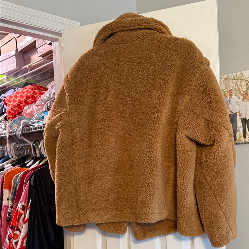 GAP Women's Tan Teddy Jacket - Picture 5 of 5